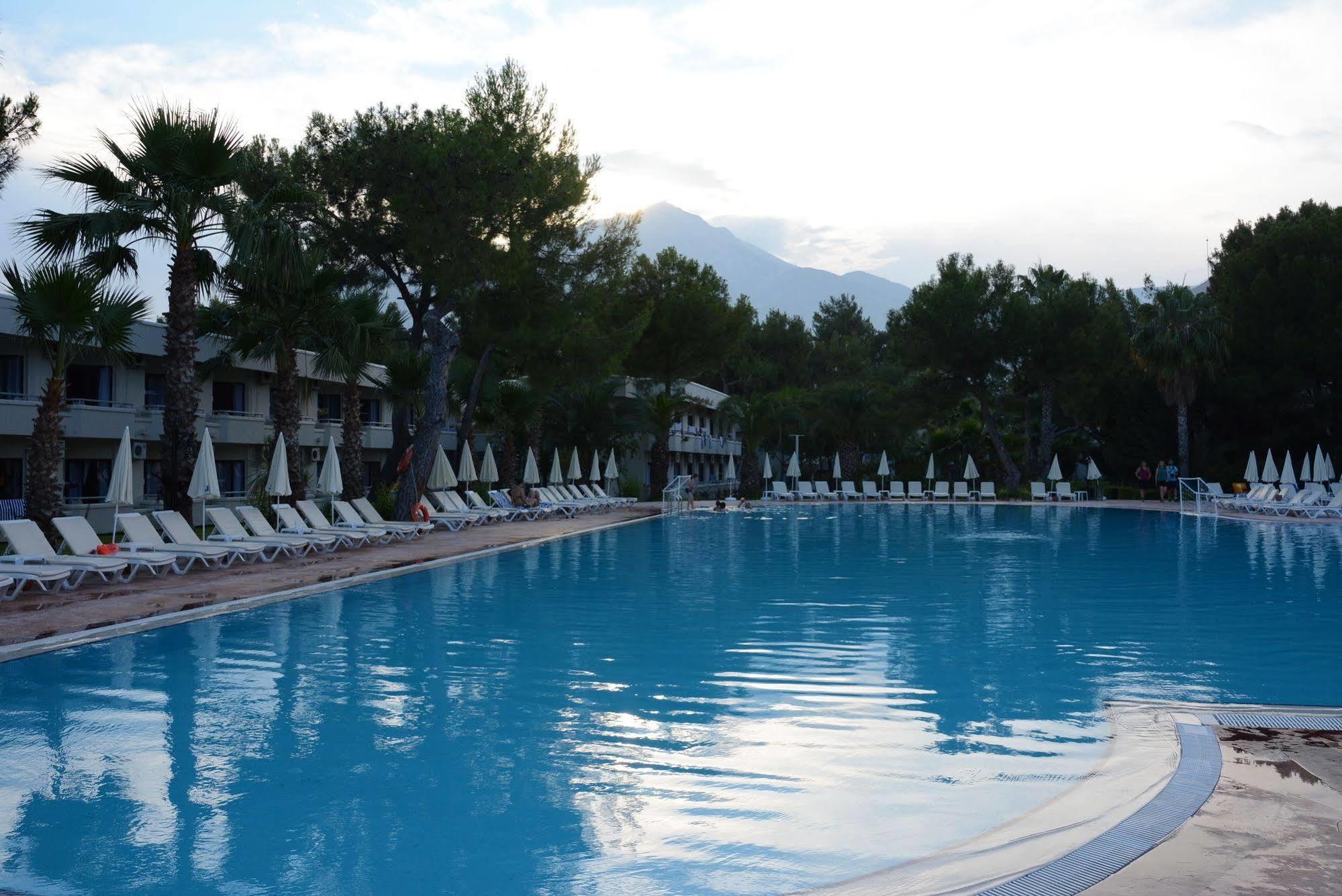 Отель Fun And Sun Club Saphire Текирова Экстерьер фото